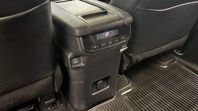 2024 Toyota Grand Highlander XLE AWD - 23034745 - 30
