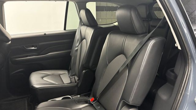 2024 Toyota Grand Highlander XLE AWD - 23034745 - 31
