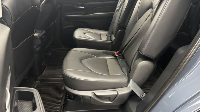 2024 Toyota Grand Highlander XLE AWD - 23034745 - 33