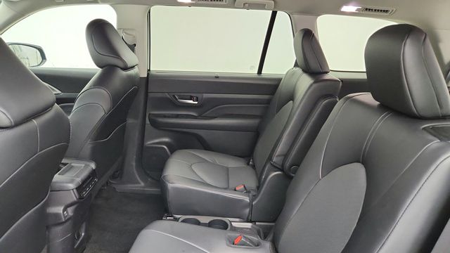 2024 Toyota Grand Highlander XLE AWD - 22950890 - 19