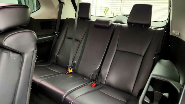 2024 Toyota Grand Highlander XLE AWD - 23099910 - 18