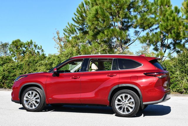 2024 Toyota Highlander Hybrid Limited AWD SUV W/3rd Row Seating - 23094577 - 3