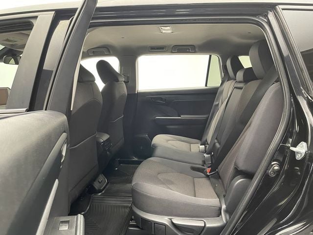 2024 Toyota Highlander LE AWD - 22850771 - 32