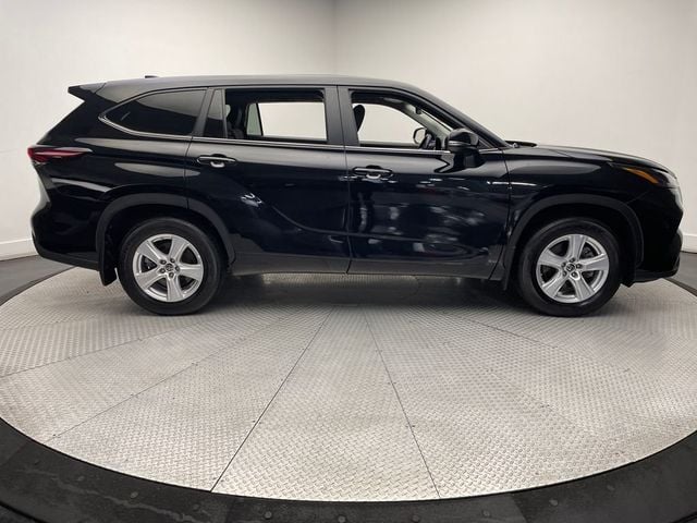 2024 Toyota Highlander LE AWD - 22850771 - 3