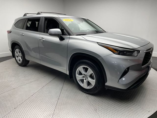 2024 Toyota Highlander LE AWD - 23002659 - 2