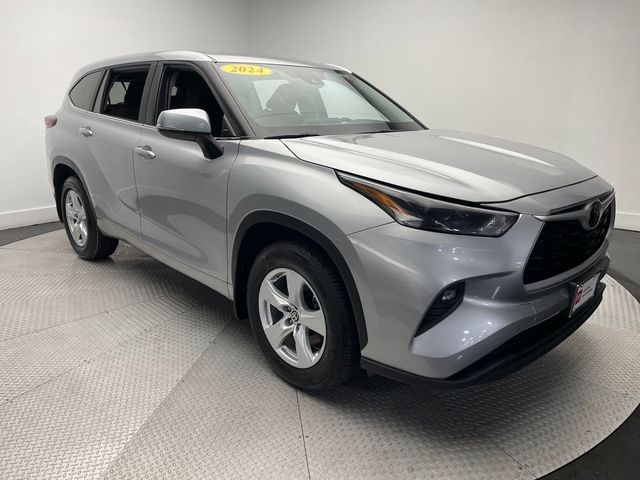 2024 Toyota Highlander LE AWD - 23010316 - 2