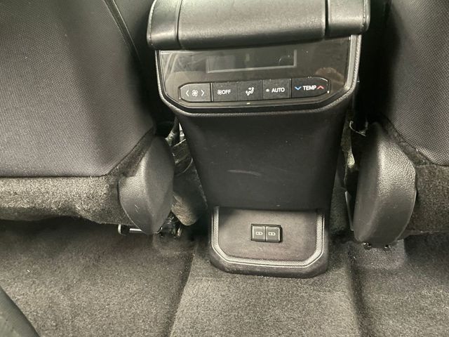 2024 Toyota Highlander LE AWD - 23010316 - 37