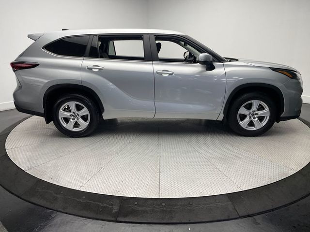 2024 Toyota Highlander LE AWD - 23010316 - 3