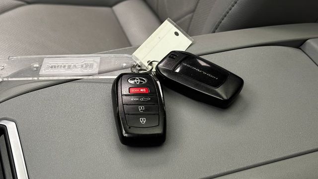 2024 Toyota Highlander Platinum AWD - 23029533 - 50