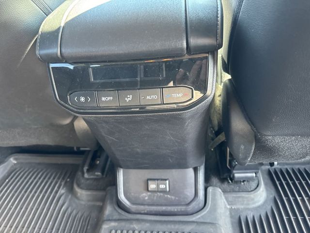 2024 Toyota Highlander XLE - 23000845 - 10
