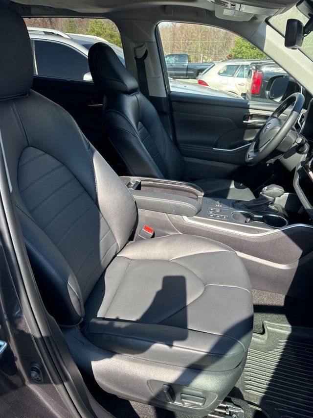 2024 Toyota Highlander XLE - 23000845 - 13