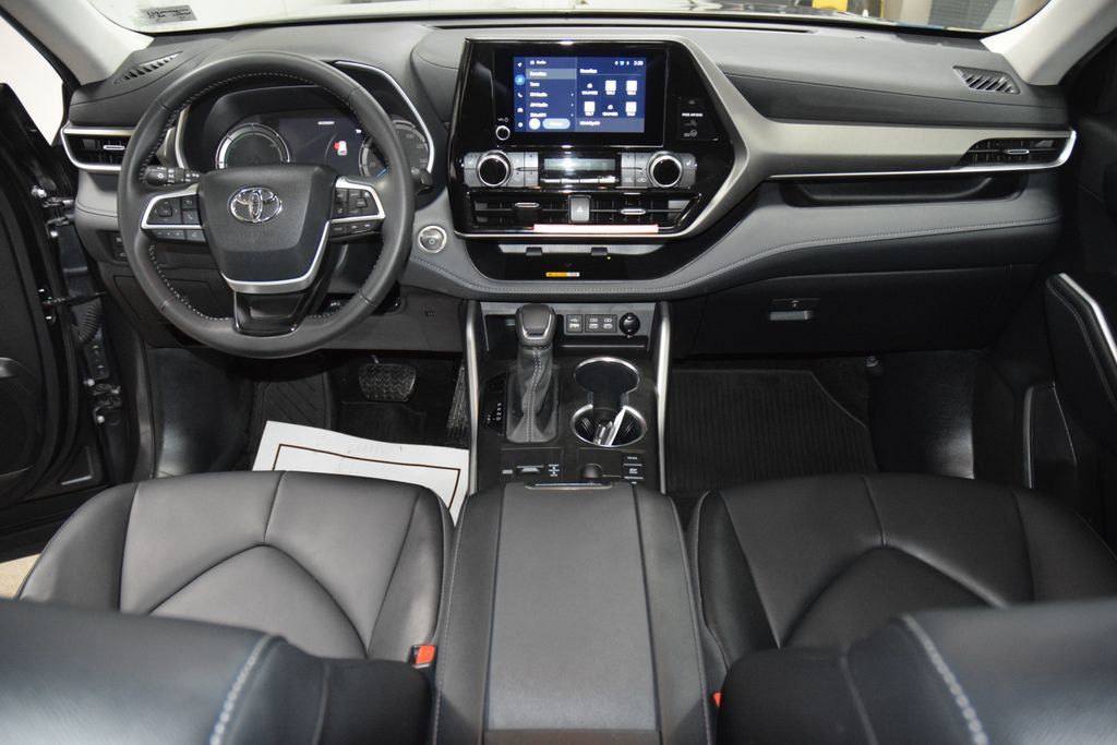 2024 Toyota Highlander XLE - 23000845 - 30