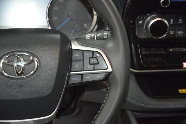 2024 Toyota Highlander XLE - 23000845 - 37