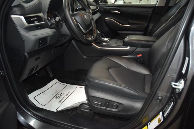 2024 Toyota Highlander XLE - 23000845 - 38