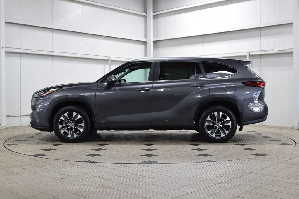 2024 Toyota Highlander XLE - 23000845 - 3
