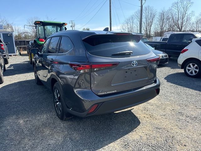 2024 Toyota Highlander XLE - 23000845 - 3