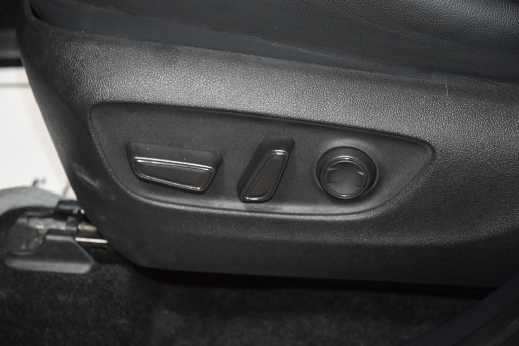 2024 Toyota Highlander XLE - 23000845 - 39