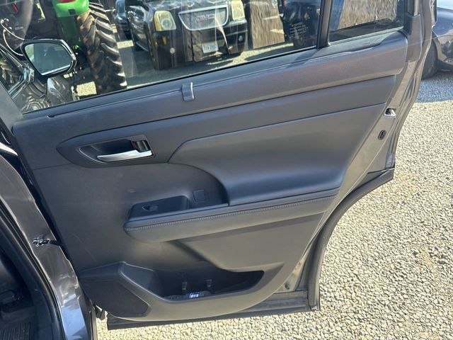 2024 Toyota Highlander XLE - 23000845 - 7