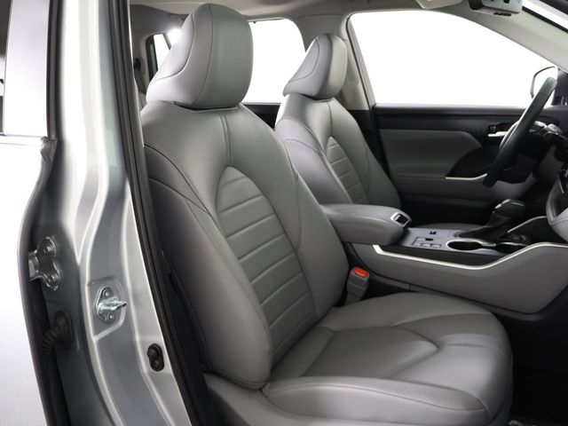 2024 Toyota Highlander XLE - 23017685 - 31