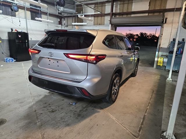 2024 Toyota Highlander XLE AWD - 23092364 - 3