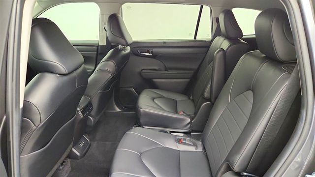 2024 Toyota Highlander XLE AWD - 23065208 - 19