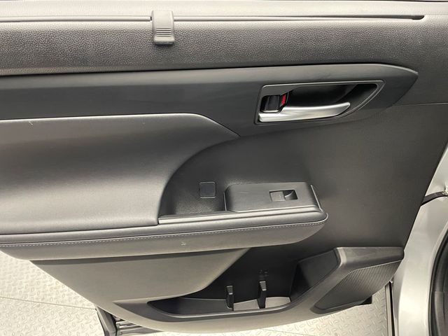 2024 Toyota Highlander XLE AWD - 22954587 - 32