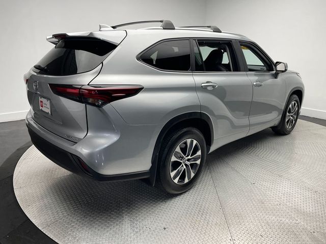 2024 Toyota Highlander XLE AWD - 22954587 - 4