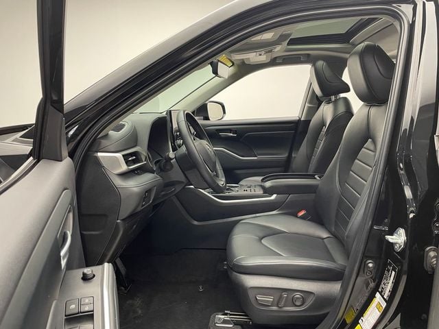 2024 Toyota Highlander XLE AWD - 22983543 - 11