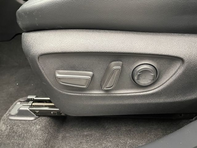 2024 Toyota Highlander XLE AWD - 22983543 - 13