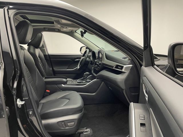 2024 Toyota Highlander XLE AWD - 22983543 - 16