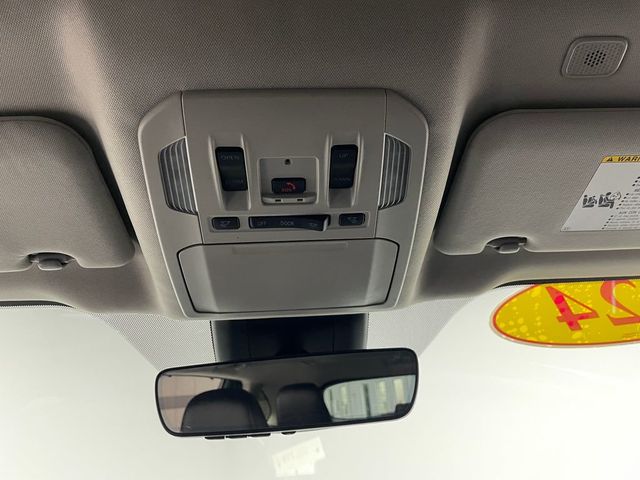 2024 Toyota Highlander XLE AWD - 22983543 - 31