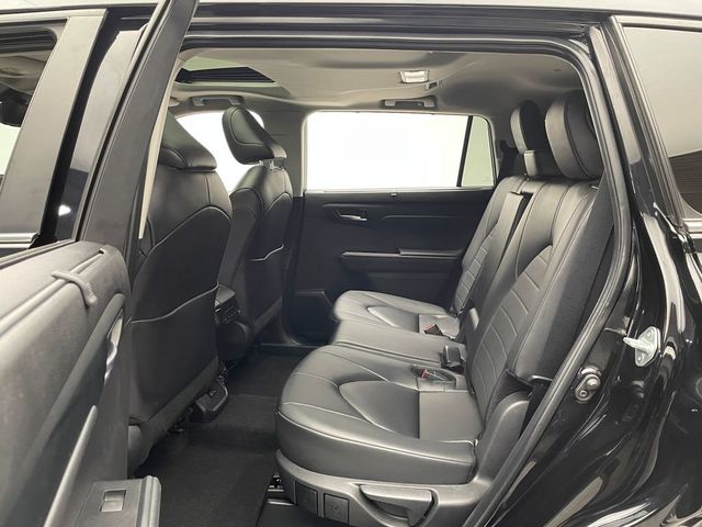 2024 Toyota Highlander XLE AWD - 22983543 - 33