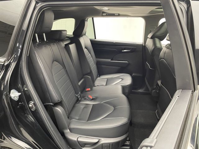 2024 Toyota Highlander XLE AWD - 22983543 - 37