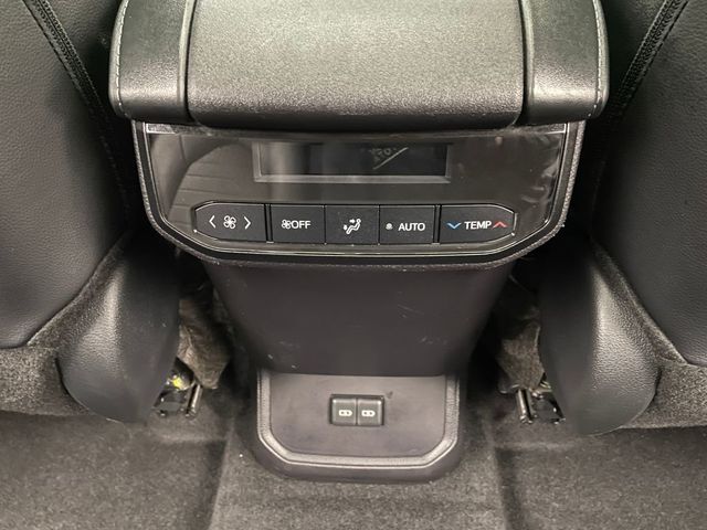 2024 Toyota Highlander XLE AWD - 22983543 - 38