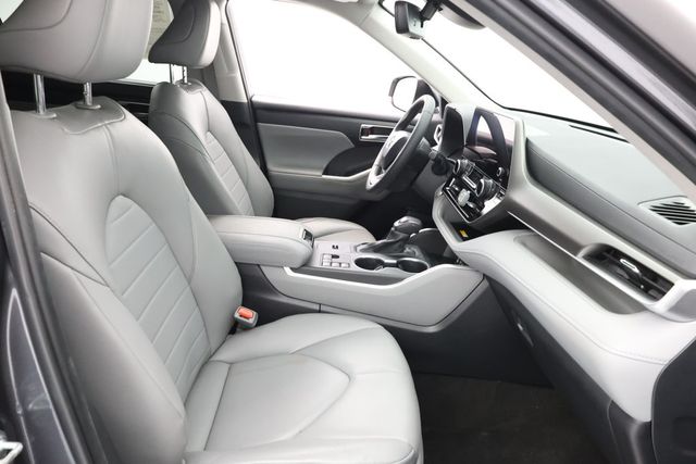 2024 Toyota Highlander XLE FWD - 22937476 - 18