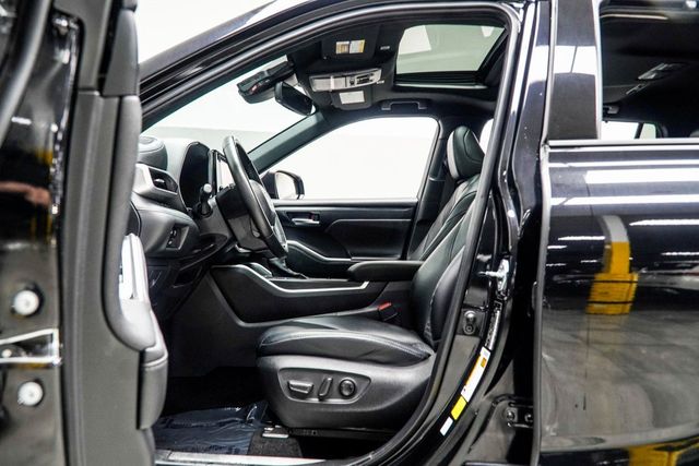 2024 Toyota Highlander XSE FWD - 23025981 - 32