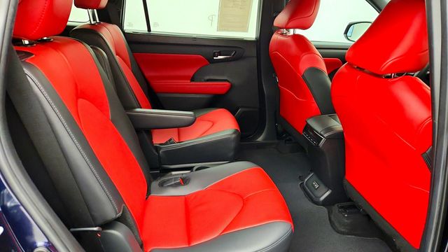 2024 Toyota Highlander XSE FWD w/ Red Leather-Trimmed Seats - 23098936 - 23