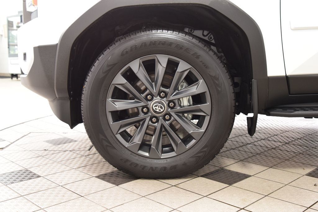 2024 Toyota Land Cruiser 4WD - 23061033 - 26