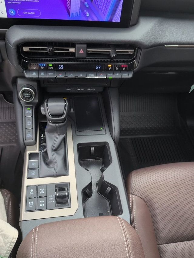 2024 Toyota Land Cruiser 4WD - 23061033 - 26