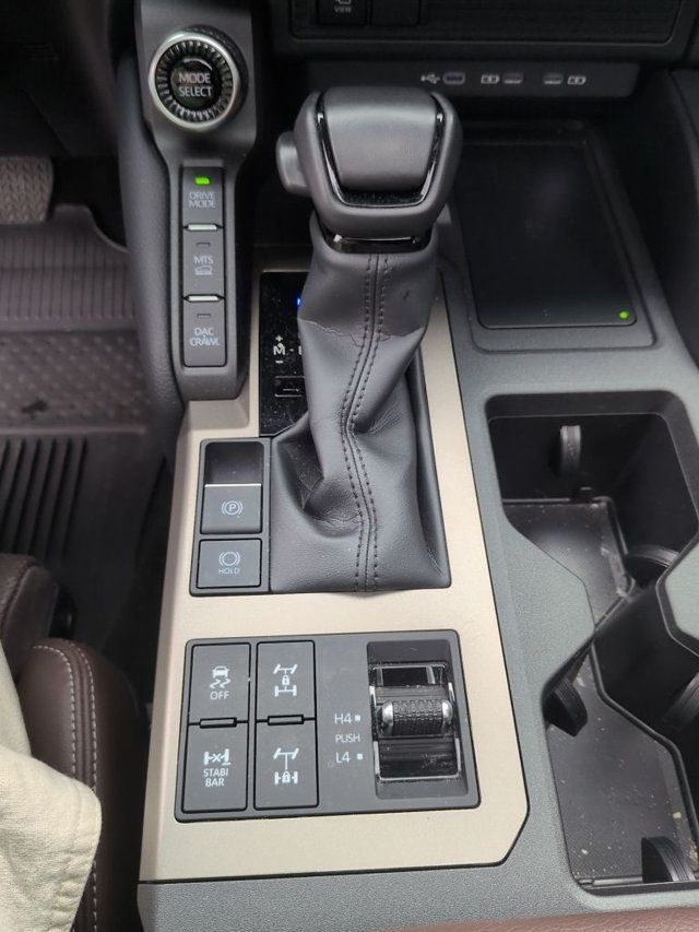 2024 Toyota Land Cruiser 4WD - 23061033 - 27