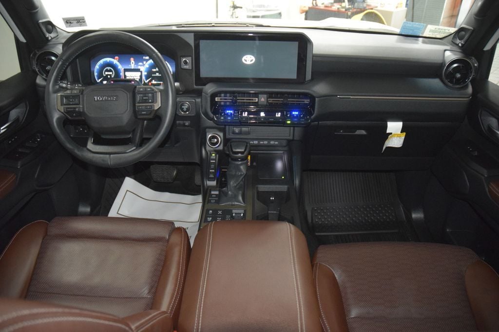 2024 Toyota Land Cruiser 4WD - 23061033 - 29