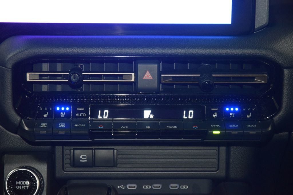 2024 Toyota Land Cruiser 4WD - 23061033 - 31