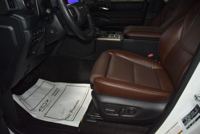 2024 Toyota Land Cruiser 4WD - 23061033 - 41