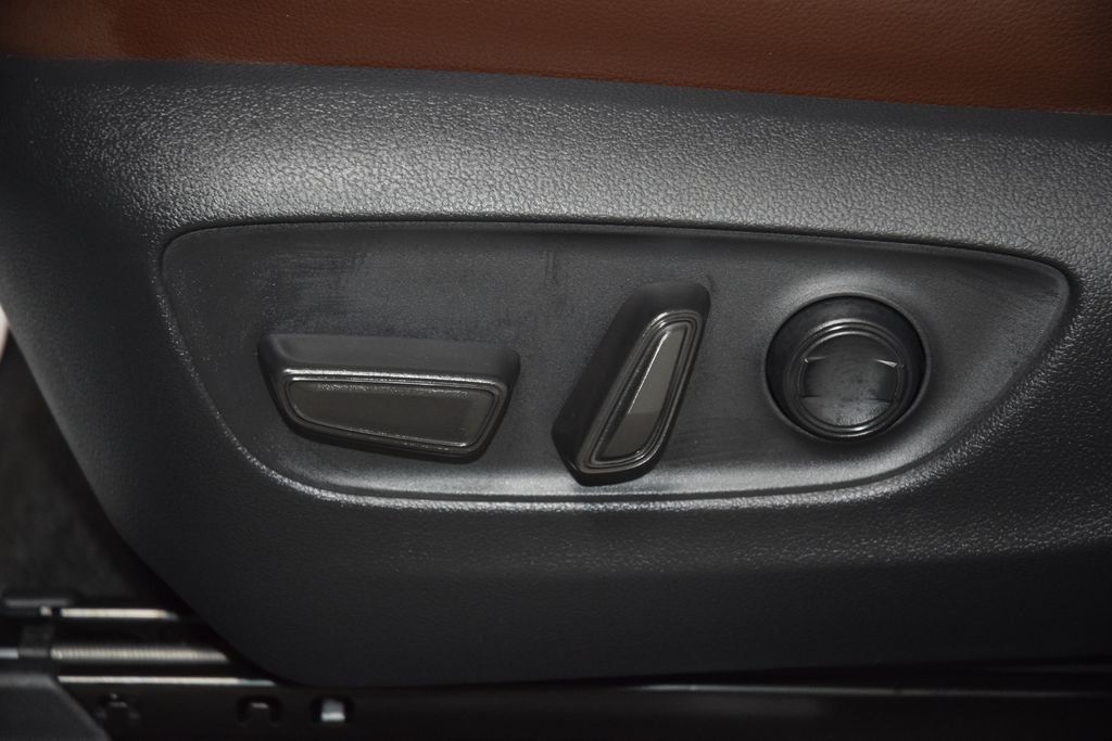 2024 Toyota Land Cruiser 4WD - 23061033 - 42