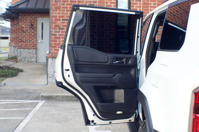 2024 Toyota Land Cruiser Premium Pkg/Heated&Cooled Seats/BlindSpot/Lane Departure Warning - 22985535 - 40