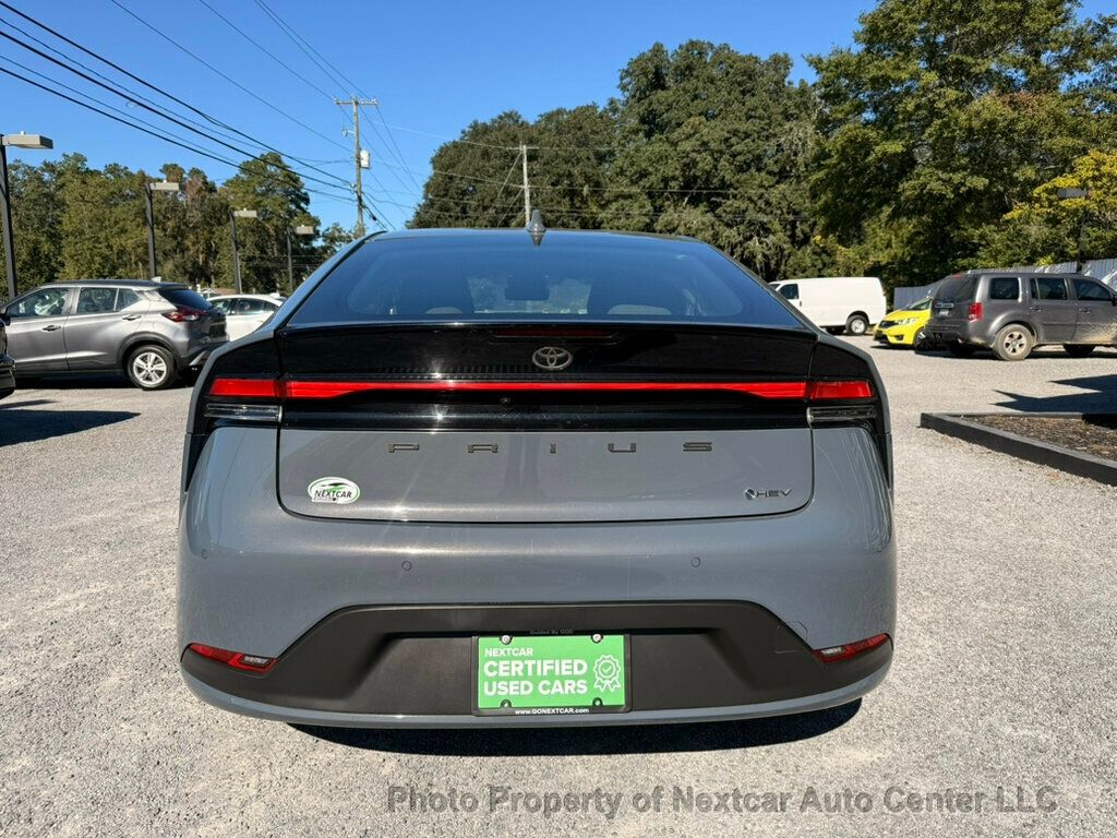 2024 Toyota Prius LE photo 4