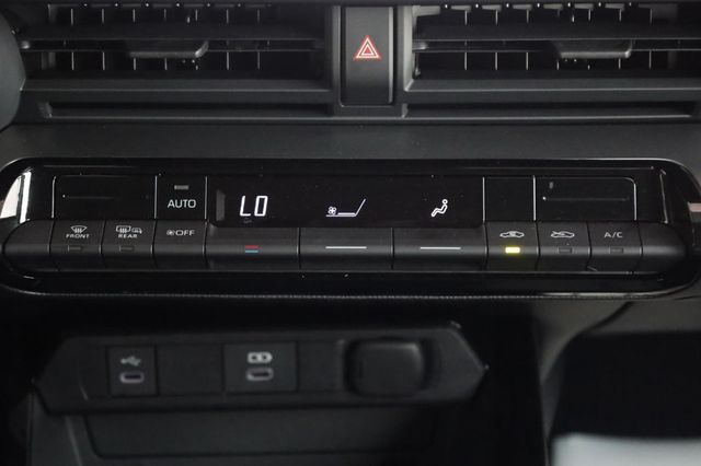 2024 Toyota Prius LE - 23048921 - 35
