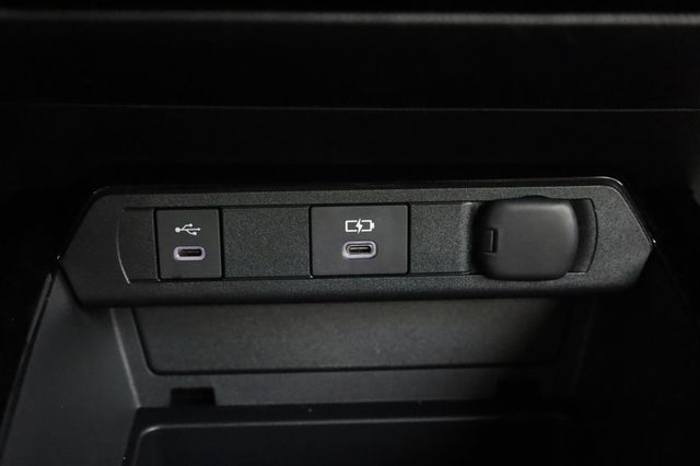 2024 Toyota Prius LE - 23048921 - 38