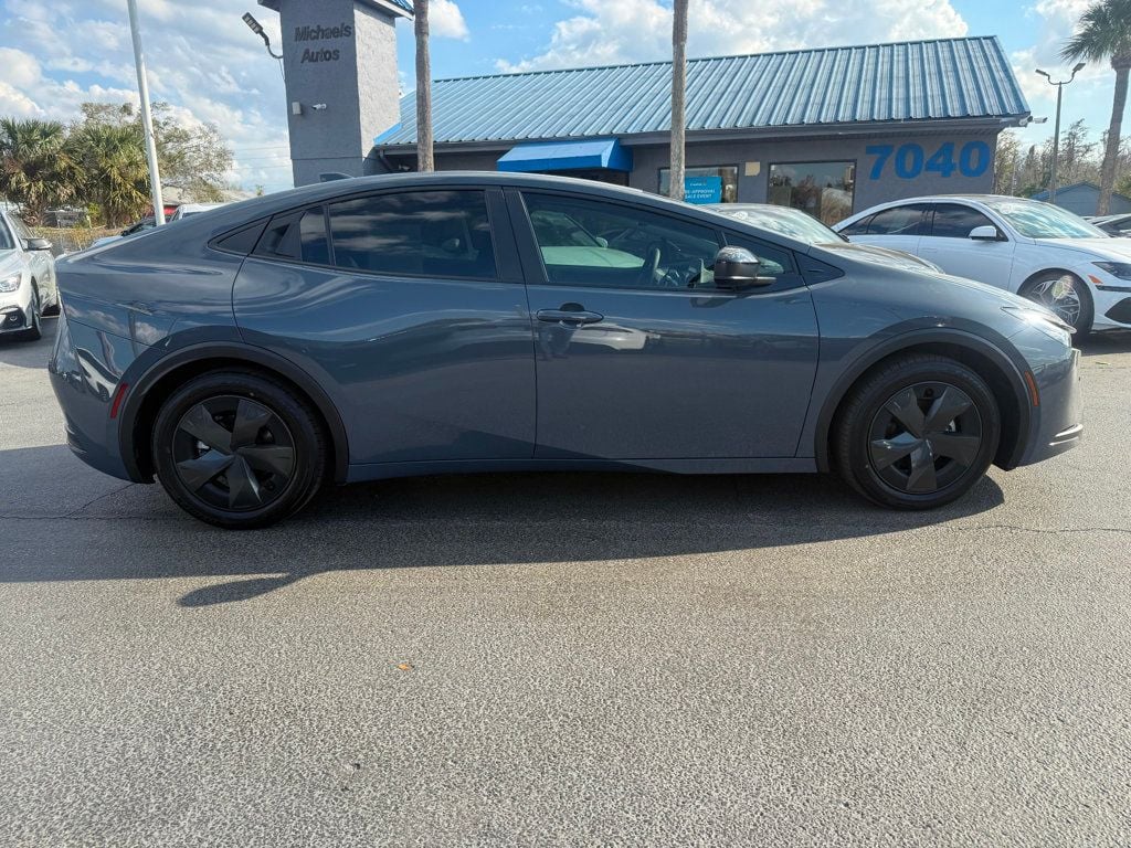 2024 Toyota Prius LE - 22770606 - 3