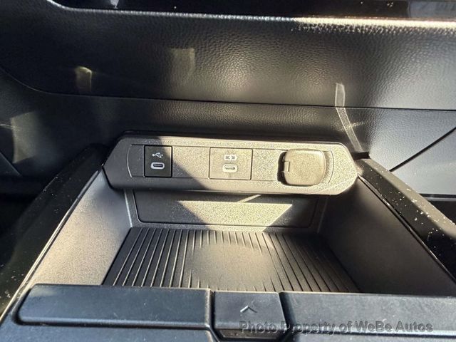 2024 Toyota Prius LE - 23045578 - 19
